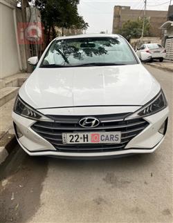 هیۆندای ئەلەنترا